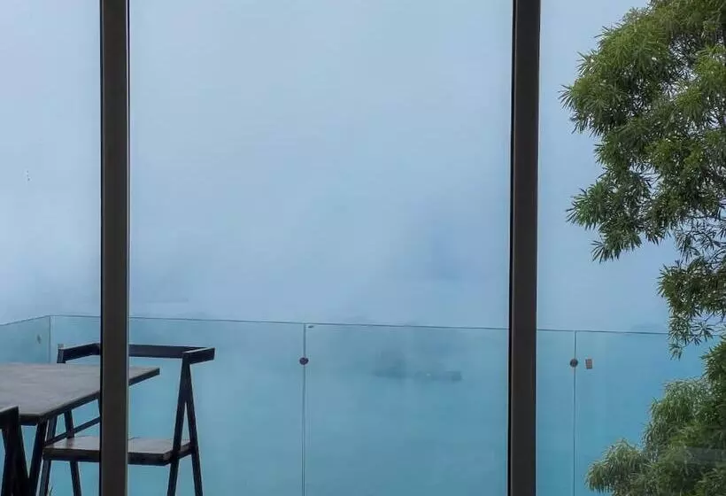 ホテル Tres Piedras