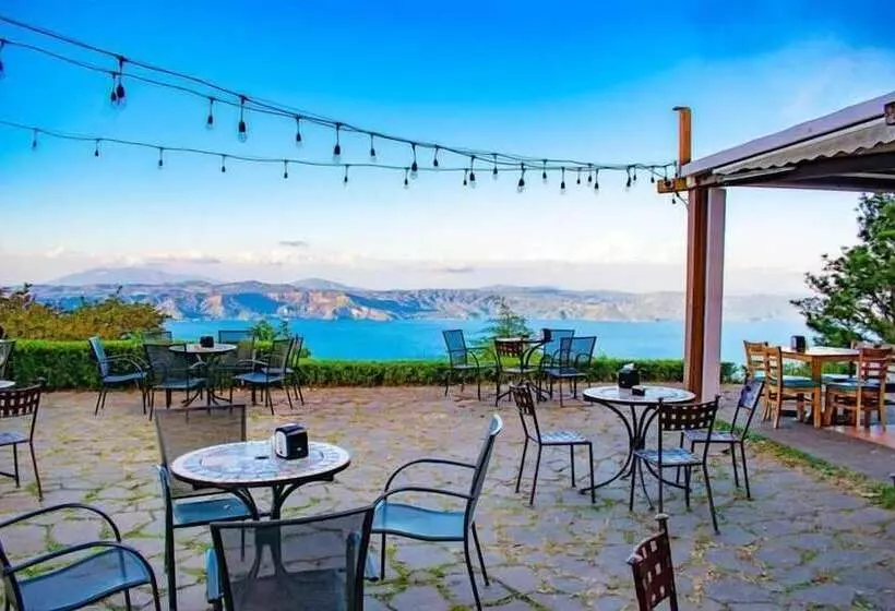 ホテル Tres Piedras