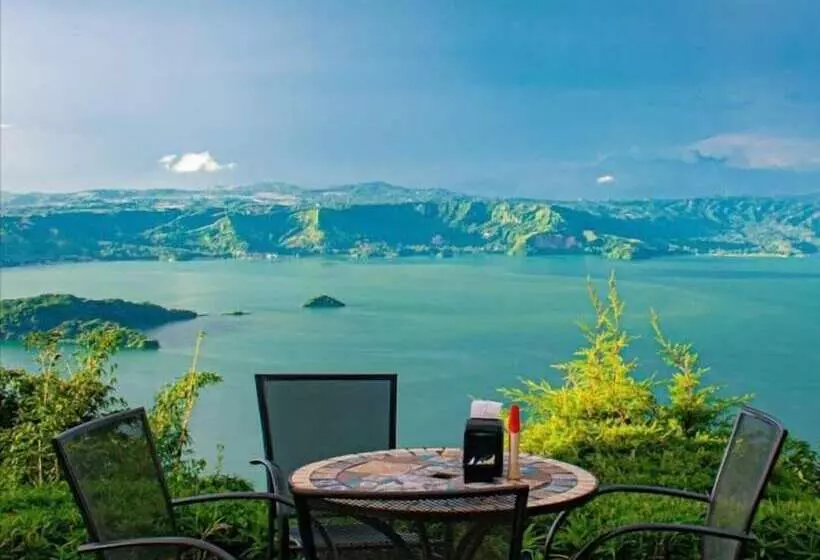 ホテル Tres Piedras