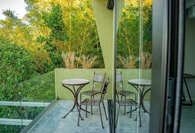 ホテル Tres Piedras