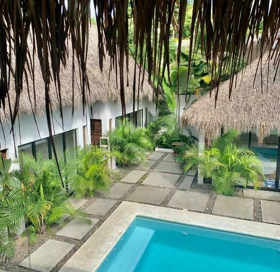 הוסטל Sayulita Surf Bungalows