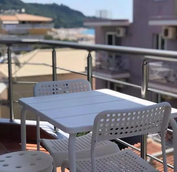 هتل Himara Royal