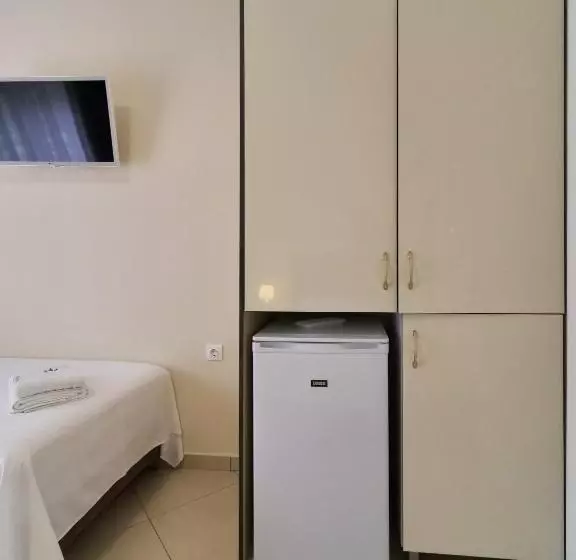 هتل Himara Royal