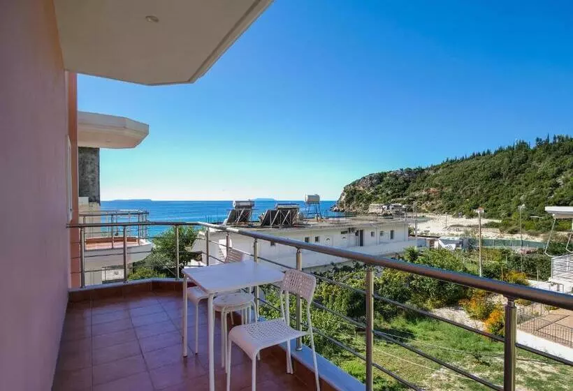 هتل Himara Royal