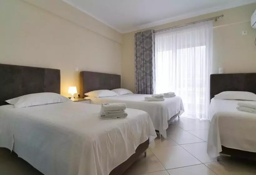 هتل Himara Royal