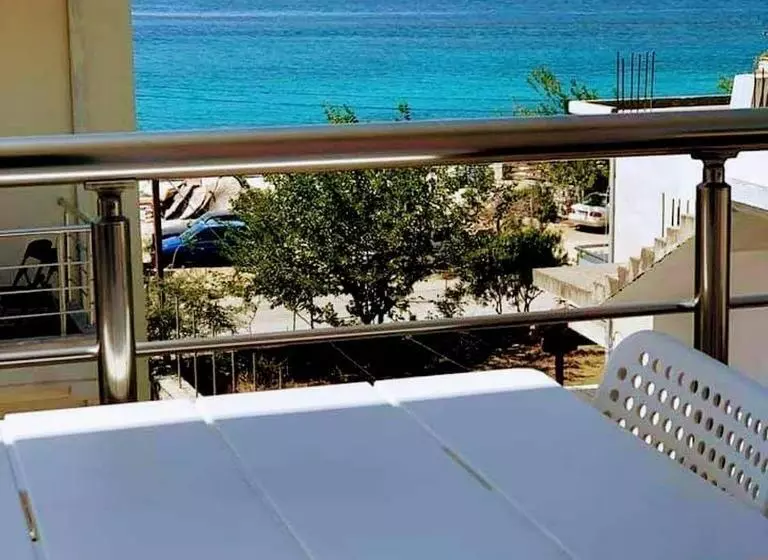 هتل Himara Royal