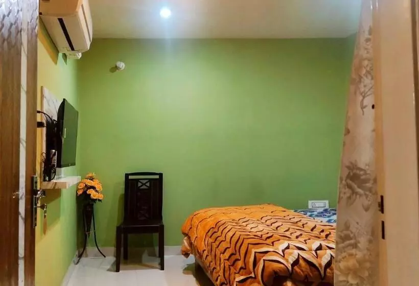 Hotelli Oyo 80497e Avyan Villa