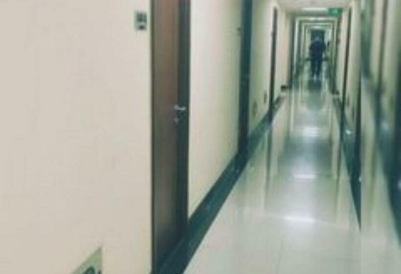 Отель Oyo 91338 Apartment Bekasi Town Square