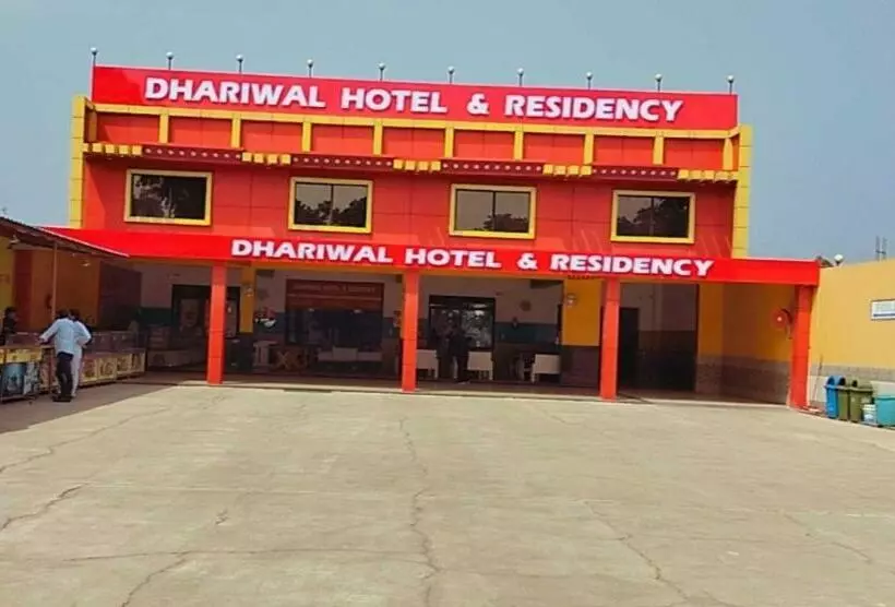 Hotelli Oyo Dhariwal  And Residency