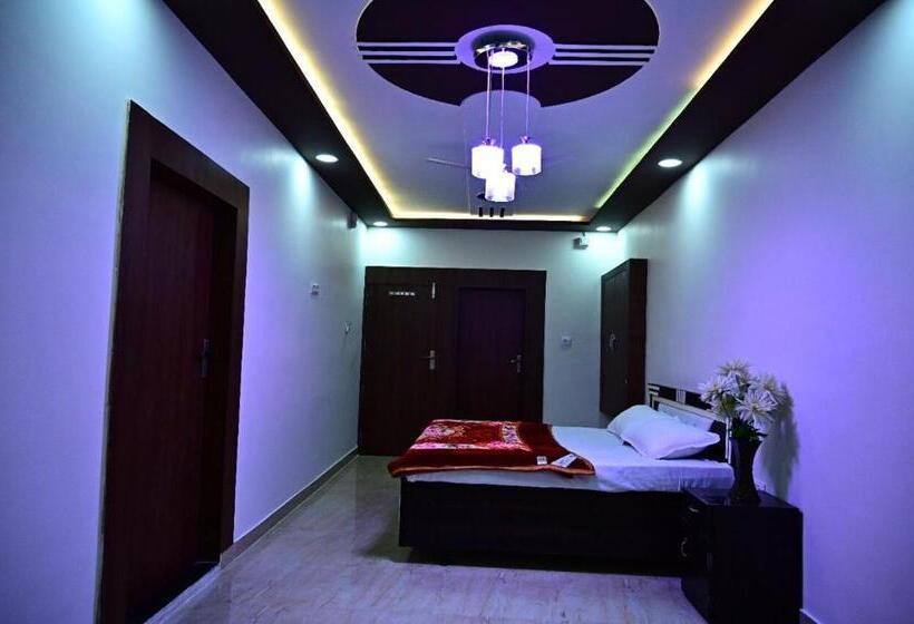 בית מלון כפרי Oyo  Raj Laxmi Residency