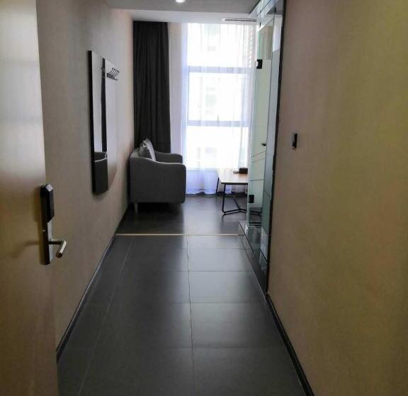 Thank Inn Plus Hotel Guizhou Qiannan Duyun Wanda Plaza Store