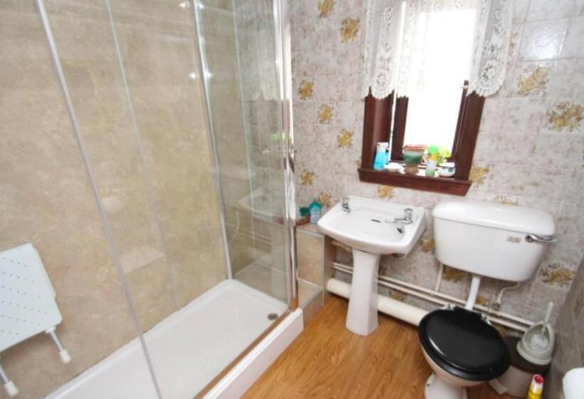 פנסיון Glasgow Millroad Private Room