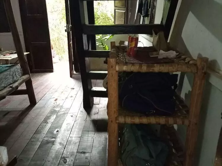 پانسیون Mida Creek Eco Camp   Cottage House