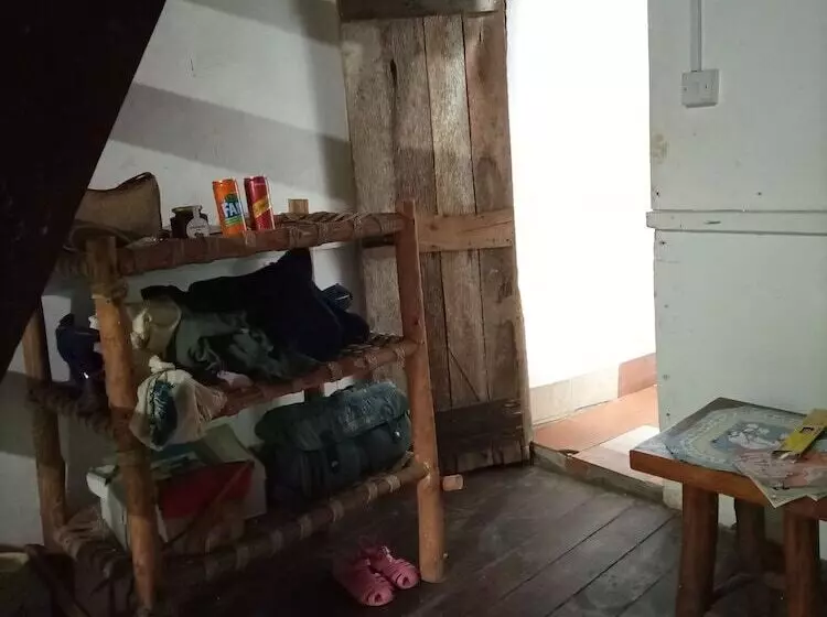 پانسیون Mida Creek Eco Camp   Cottage House