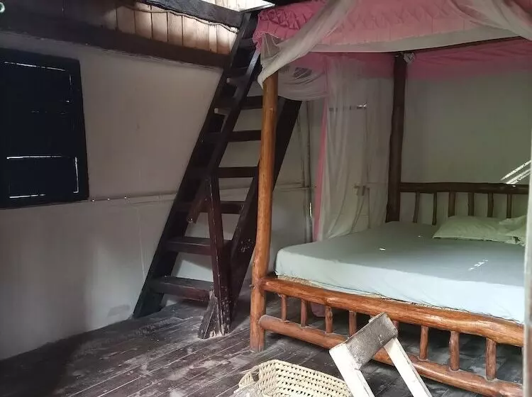 پانسیون Mida Creek Eco Camp   Cottage House