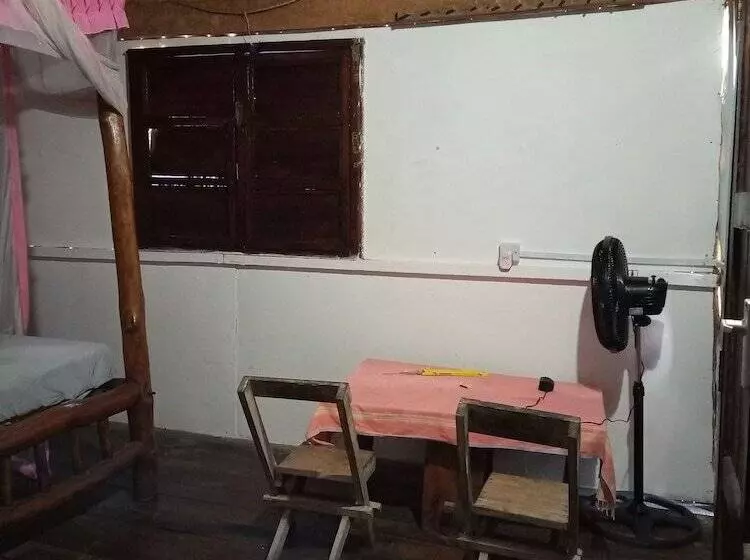 پانسیون Mida Creek Eco Camp   Cottage House