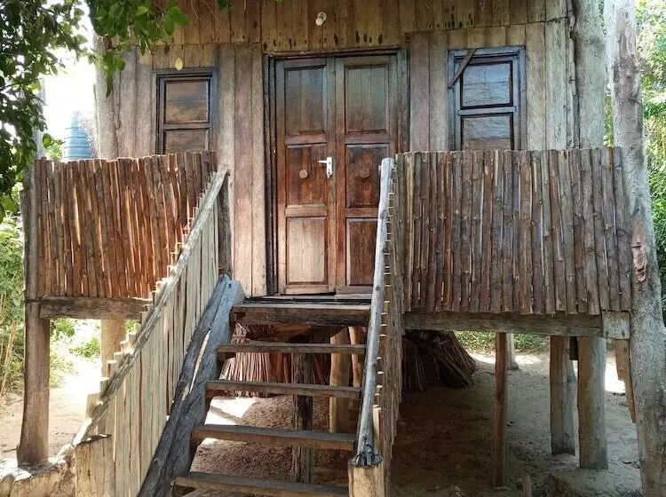 پانسیون Mida Creek Eco Camp   Cottage House