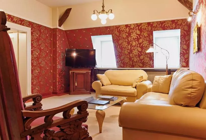 Hotelli Bernsteinschloss