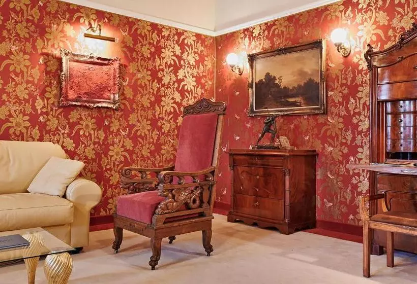 Hotelli Bernsteinschloss