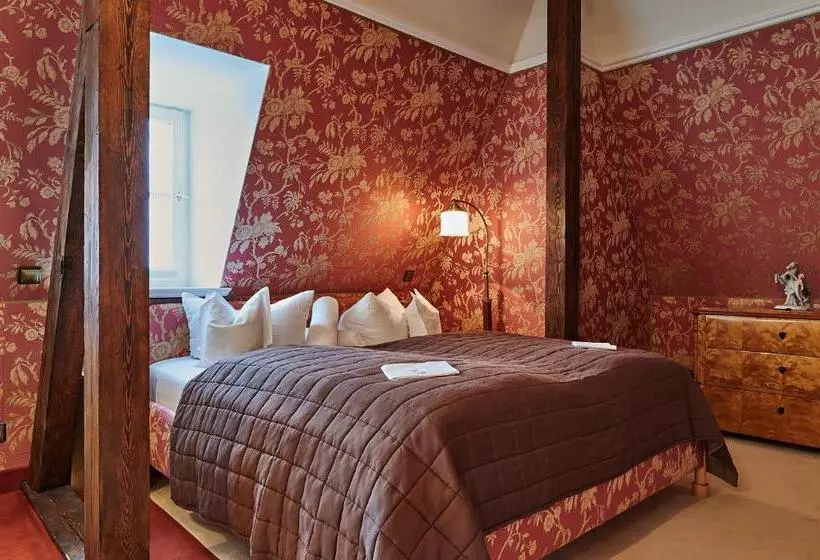 Hotelli Bernsteinschloss