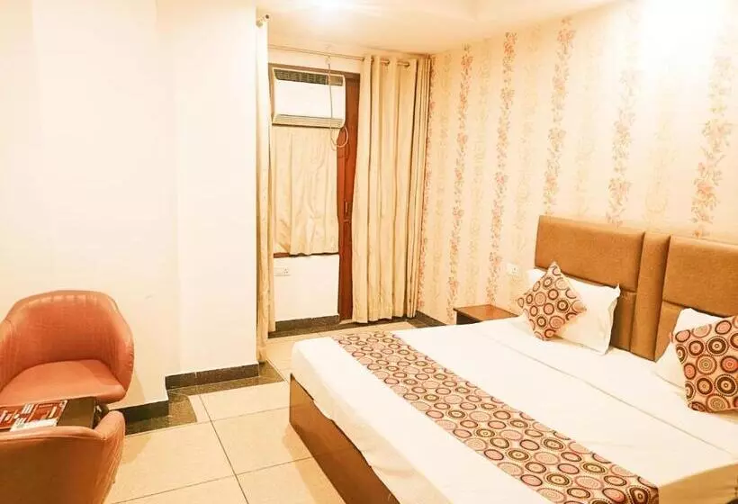 ホテル Le Mount Plaza Near Igi Airport