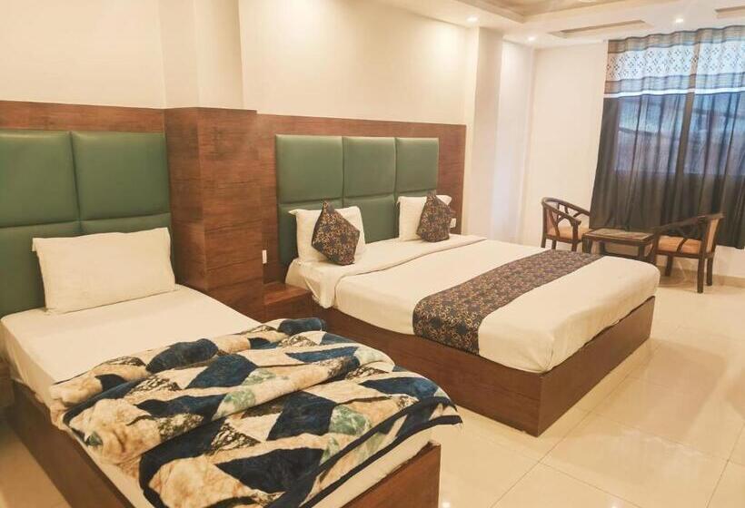 ホテル Le Mount Plaza Near Igi Airport