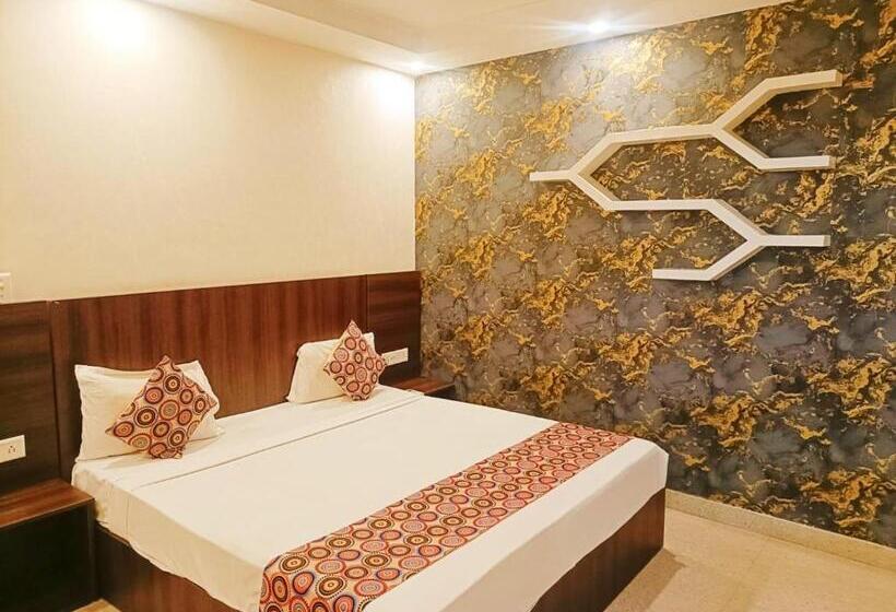 ホテル Le Mount Plaza Near Igi Airport