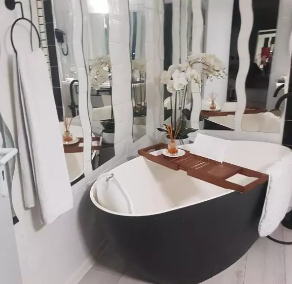 Majatalo ô 3 Parasols