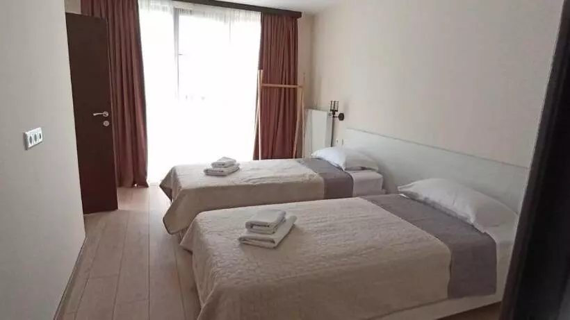 پانسیون Alvani Inn