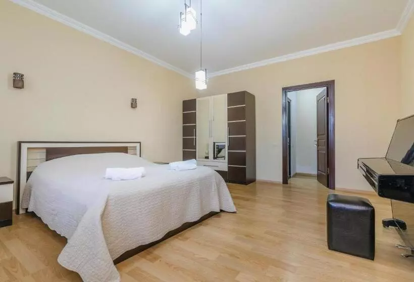 پانسیون Alvani Inn