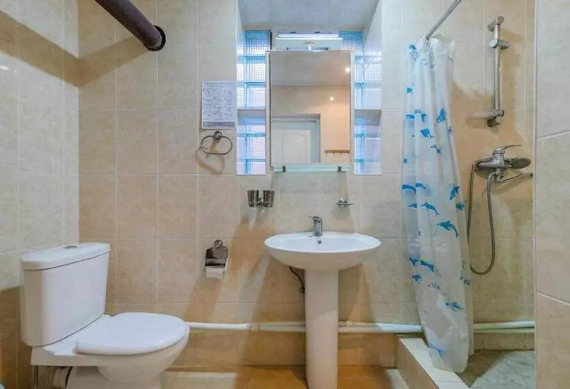 پانسیون Alvani Inn