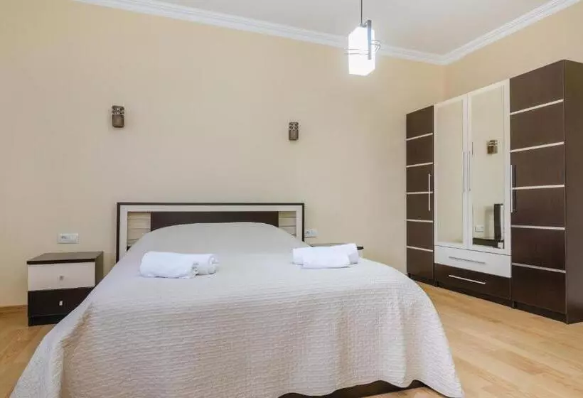 پانسیون Alvani Inn