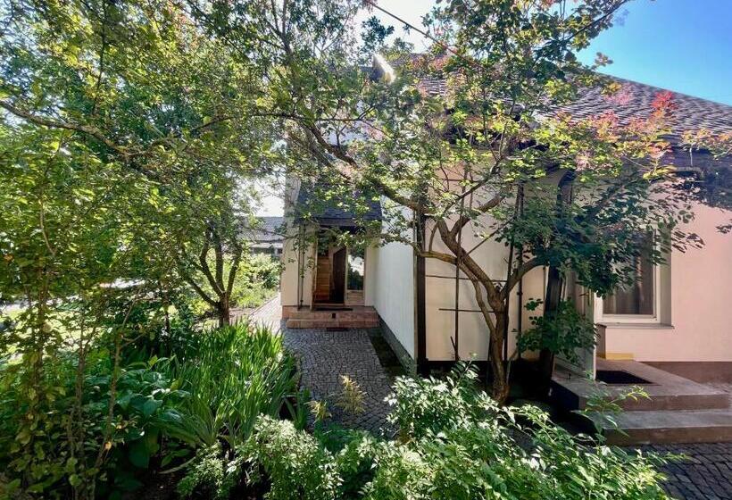 پانسیون Lindaga