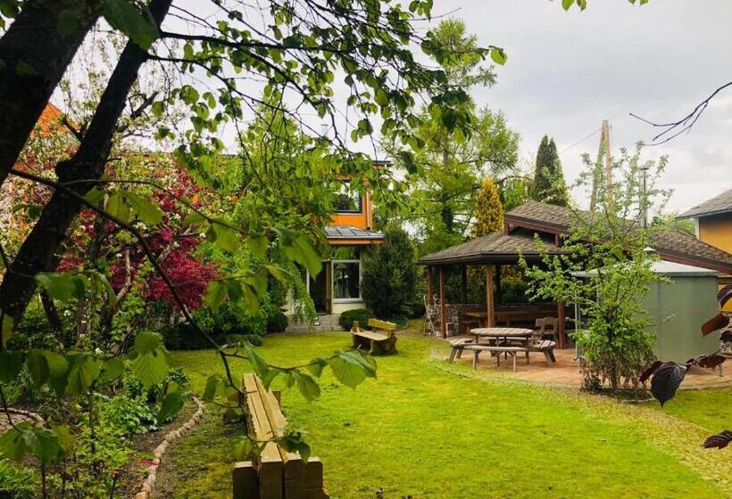 پانسیون Lindaga