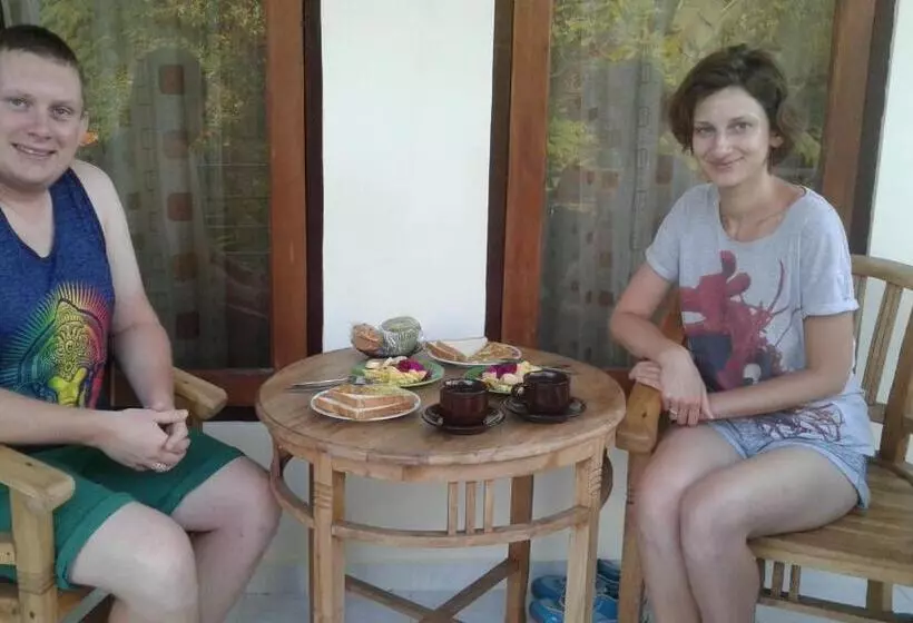 ペンション Madu Sentana House