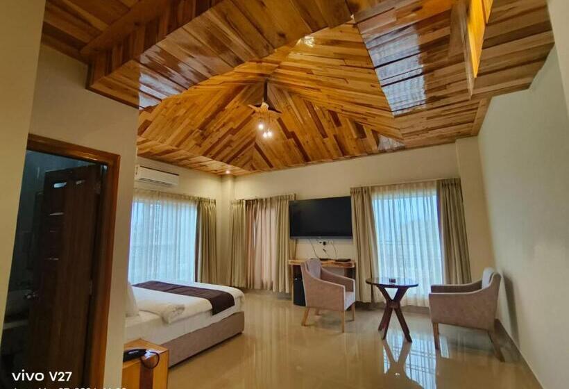 استراحتگاه La Nicholas Lake View By Summit Hotels