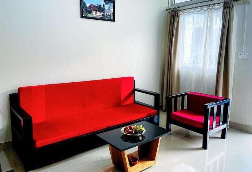 استراحتگاه La Nicholas Lake View By Summit Hotels