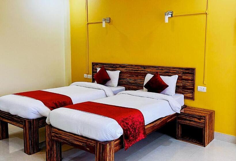 استراحتگاه La Nicholas Lake View By Summit Hotels