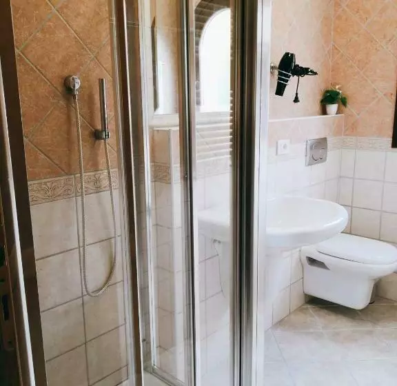 تختخواب و صبحانه A Lu Ponti