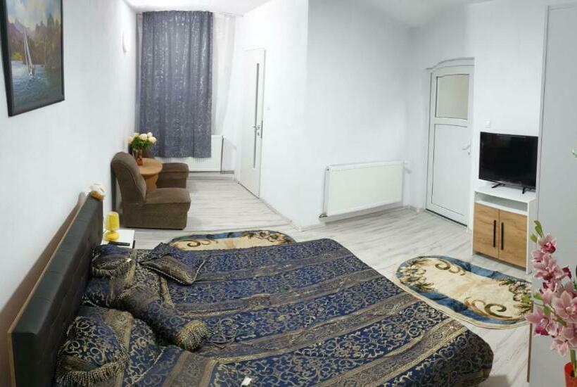 تختخواب و صبحانه Casa Cristea