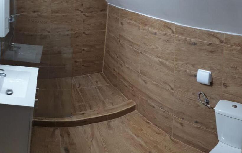 تختخواب و صبحانه Casa Cristea