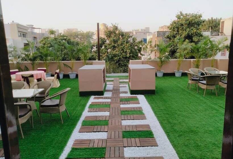 Fabhotel Prime The Rivlet Mg Road