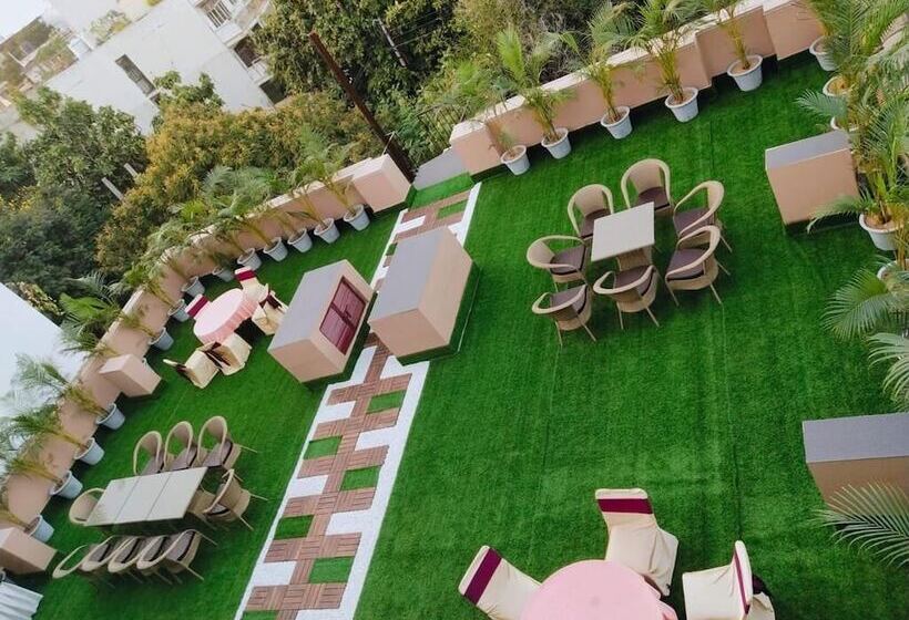 Fabhotel Prime The Rivlet Mg Road