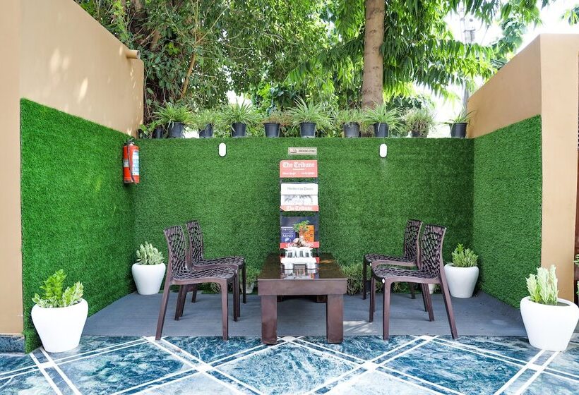 Fabhotel Prime The Rivlet Mg Road