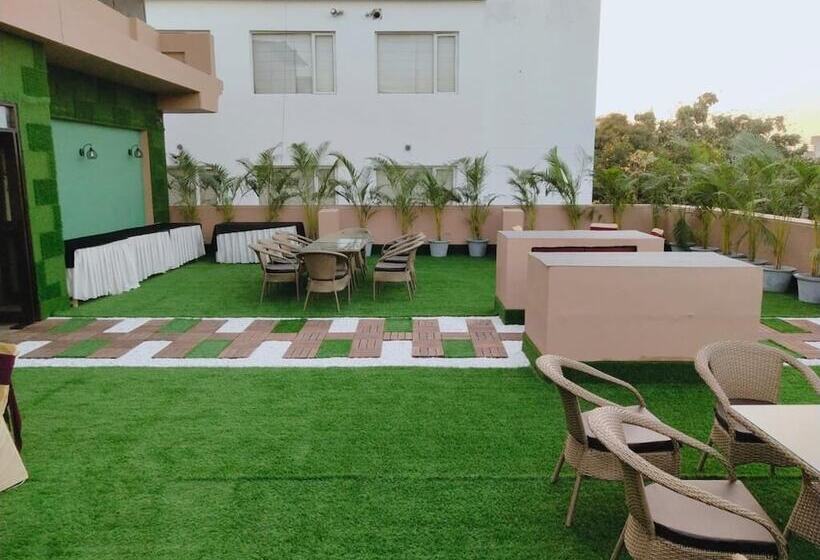 Fabhotel Prime The Rivlet Mg Road