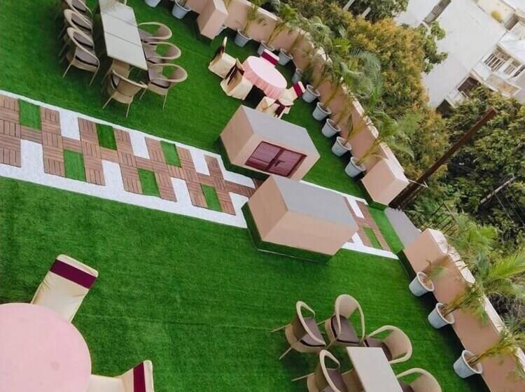 Fabhotel Prime The Rivlet Mg Road