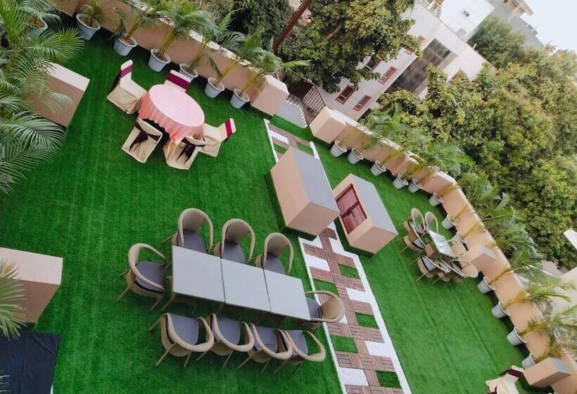 Fabhotel Prime The Rivlet Mg Road