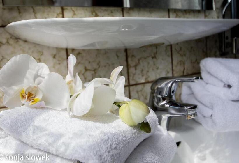 ホテル Avenue Altenfurt