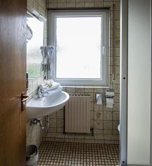 ホテル Avenue Altenfurt