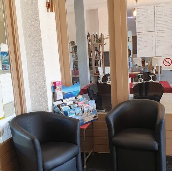 ホテル De La Poste